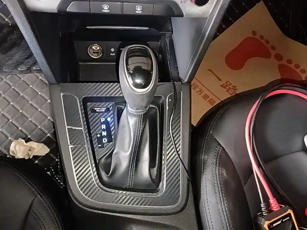 Hyundai Elantra — миниатюра 14