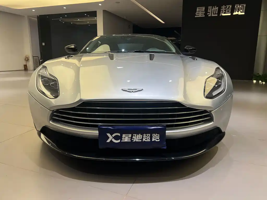 Aston Martin DB11 — миниатюра 4