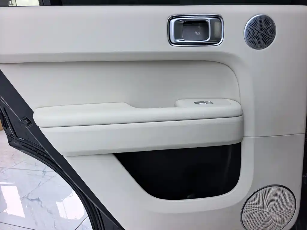 Li Auto Li L6 — миниатюра 10