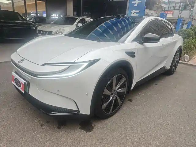 TOYOTA BZ5 2025