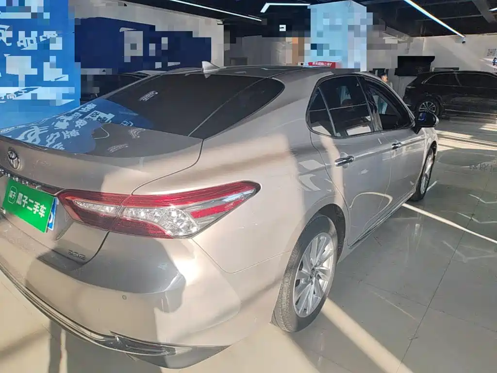 Toyota Camry — миниатюра 7