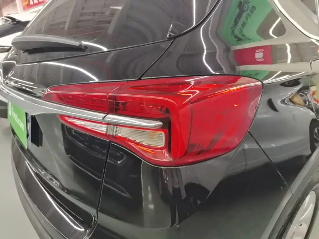 Buick Envision Plus — миниатюра 8