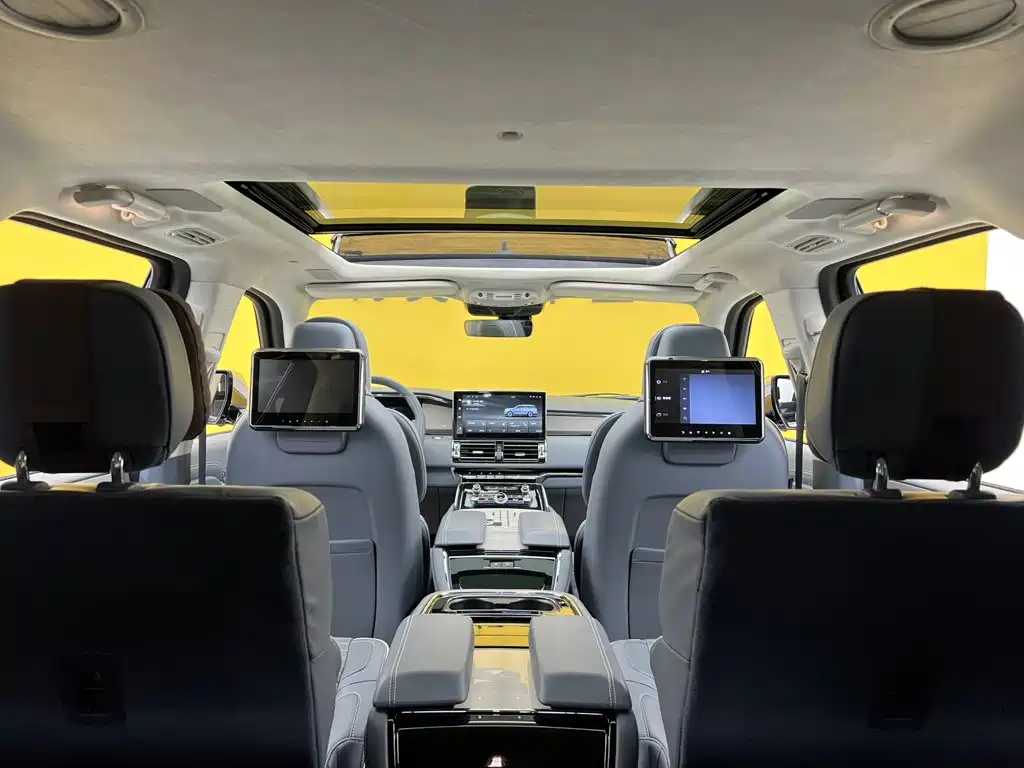 Lincoln Navigator — миниатюра 46