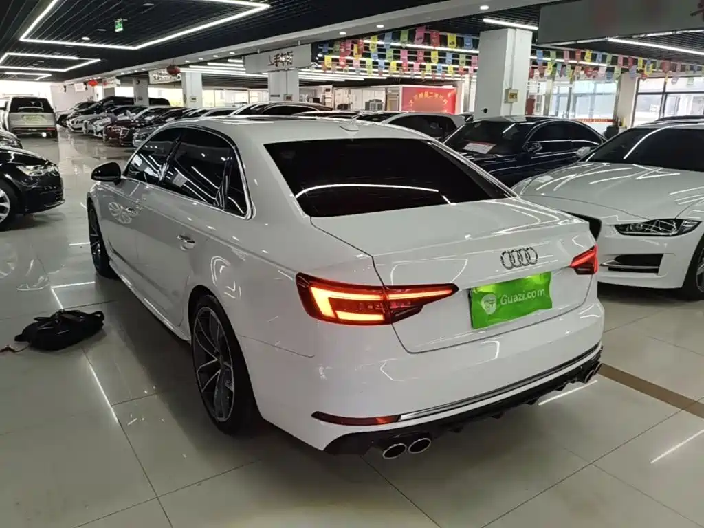Audi A4L — миниатюра 5