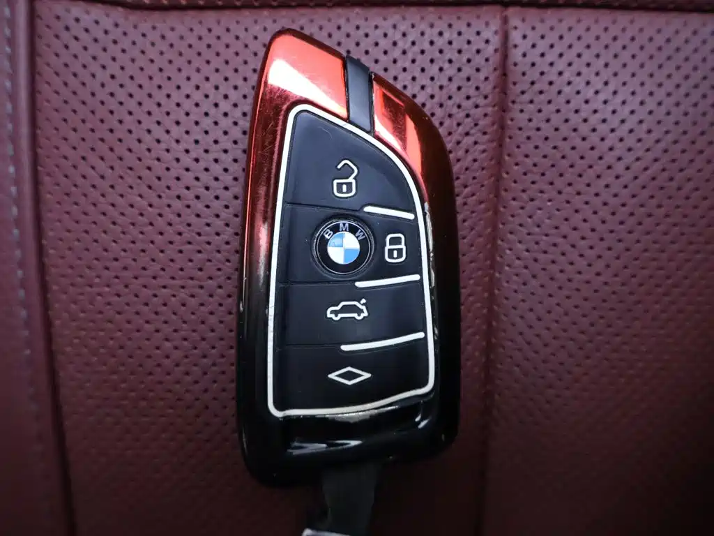 BMW 5 Series — миниатюра 26