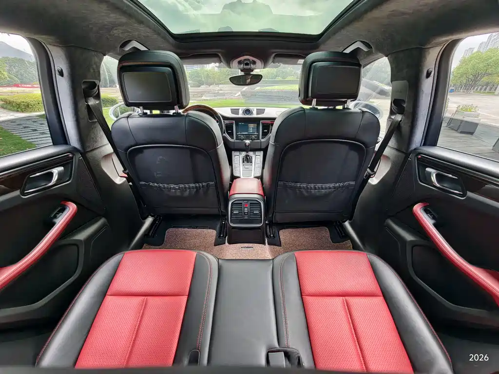 Porsche Macan — миниатюра 6
