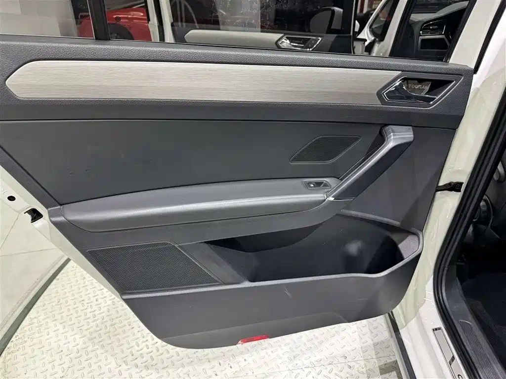 Volkswagen Touran — миниатюра 14