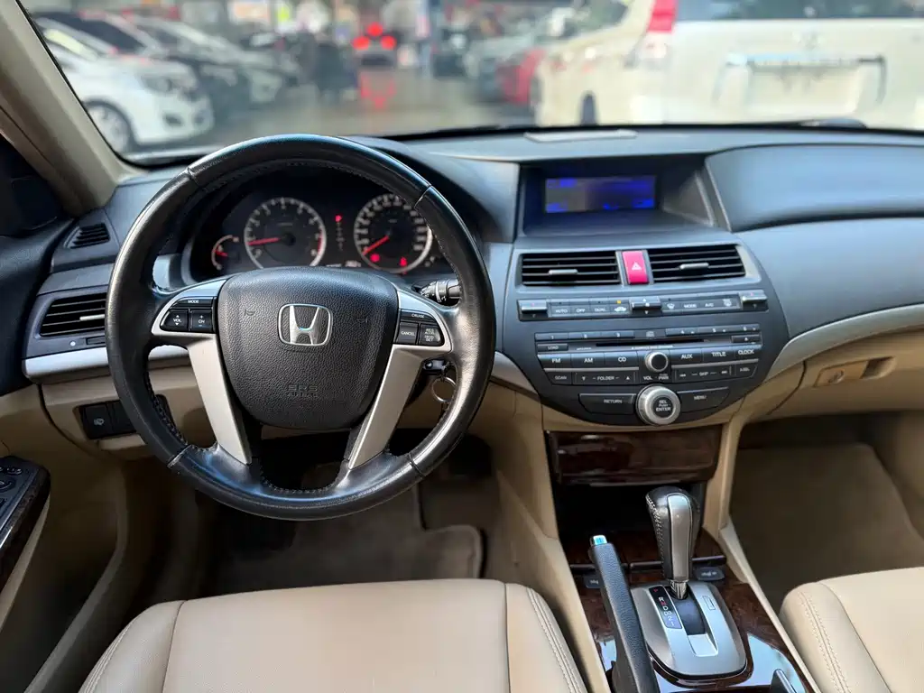 Honda Accord — миниатюра 11