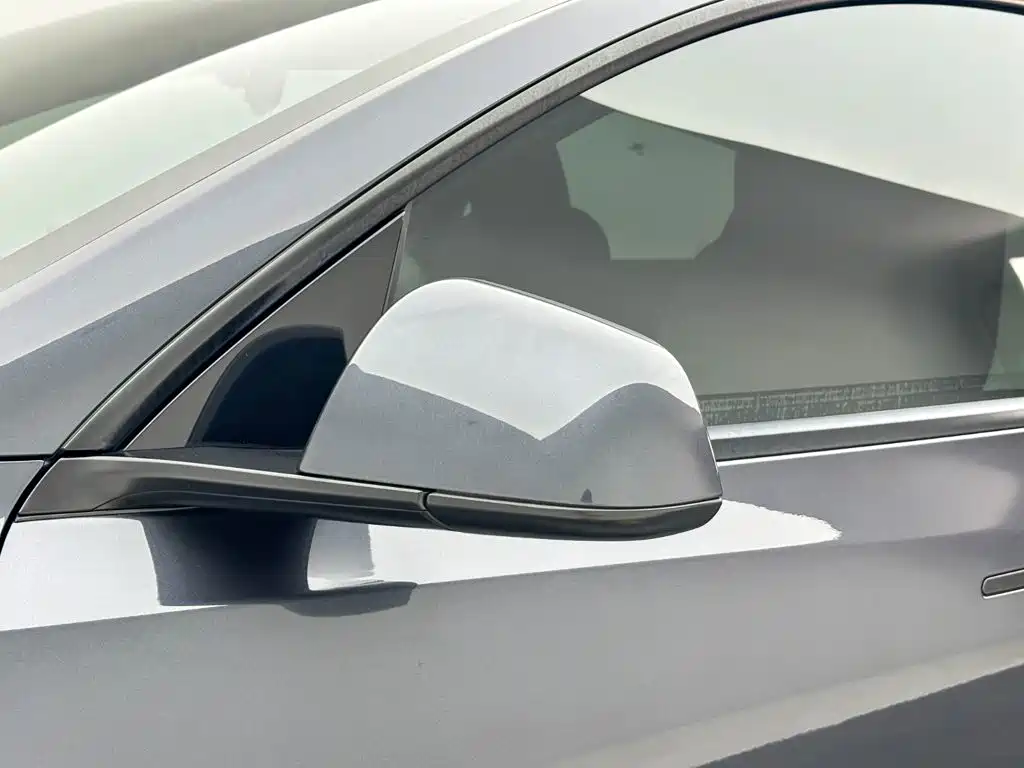 Tesla Model Y — миниатюра 13