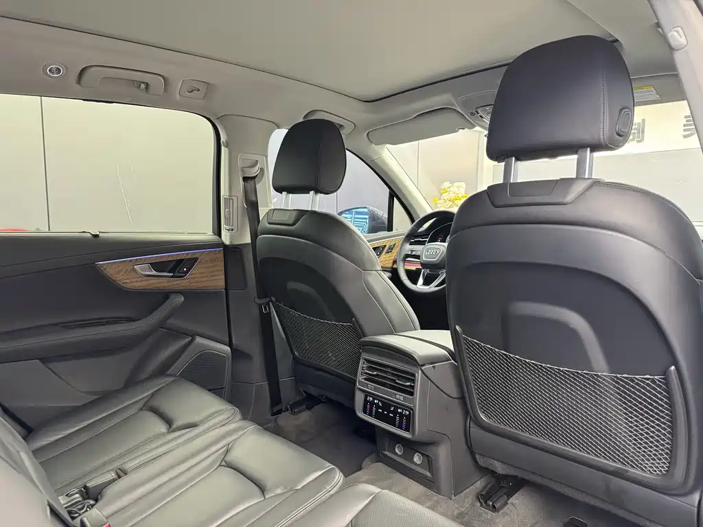 Audi Q7 — миниатюра 9