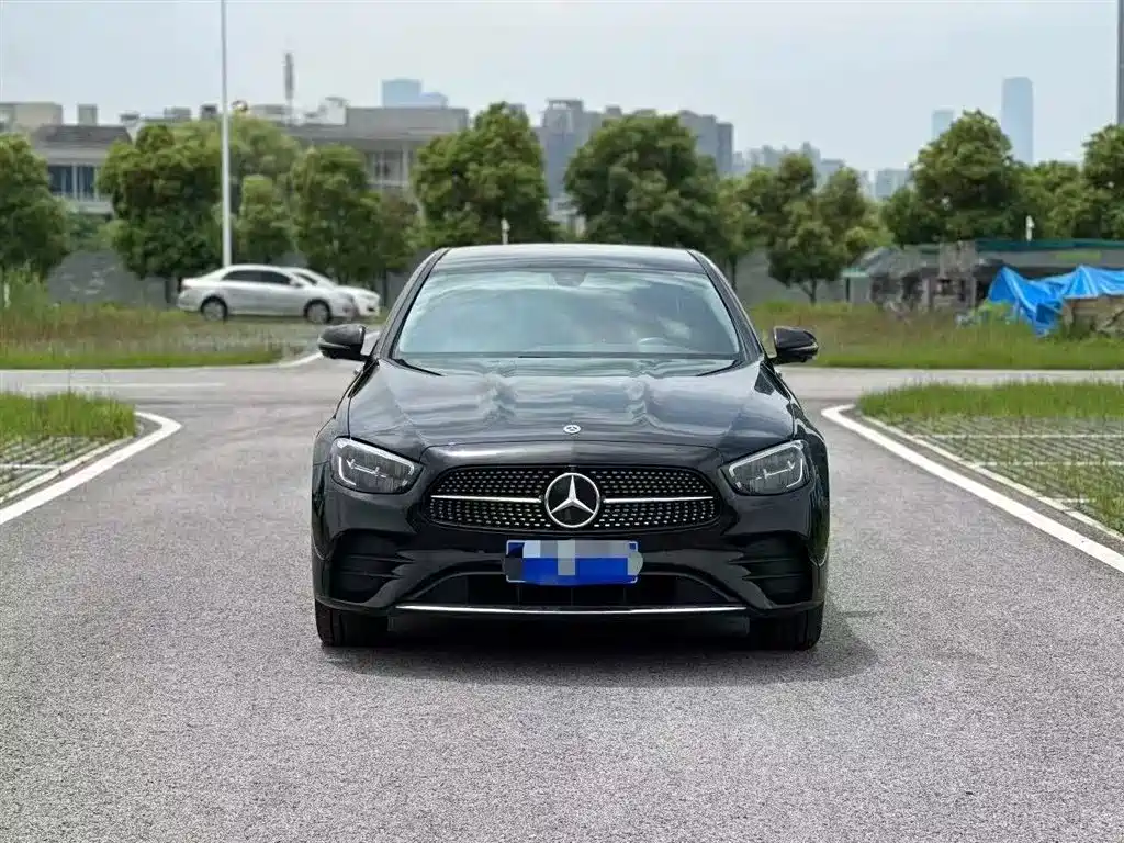 Mercedes-Benz E-Class 2022