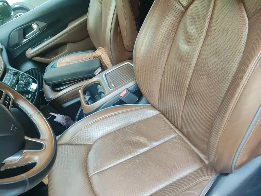 Chrysler Grand Voyager (Import) — миниатюра 11