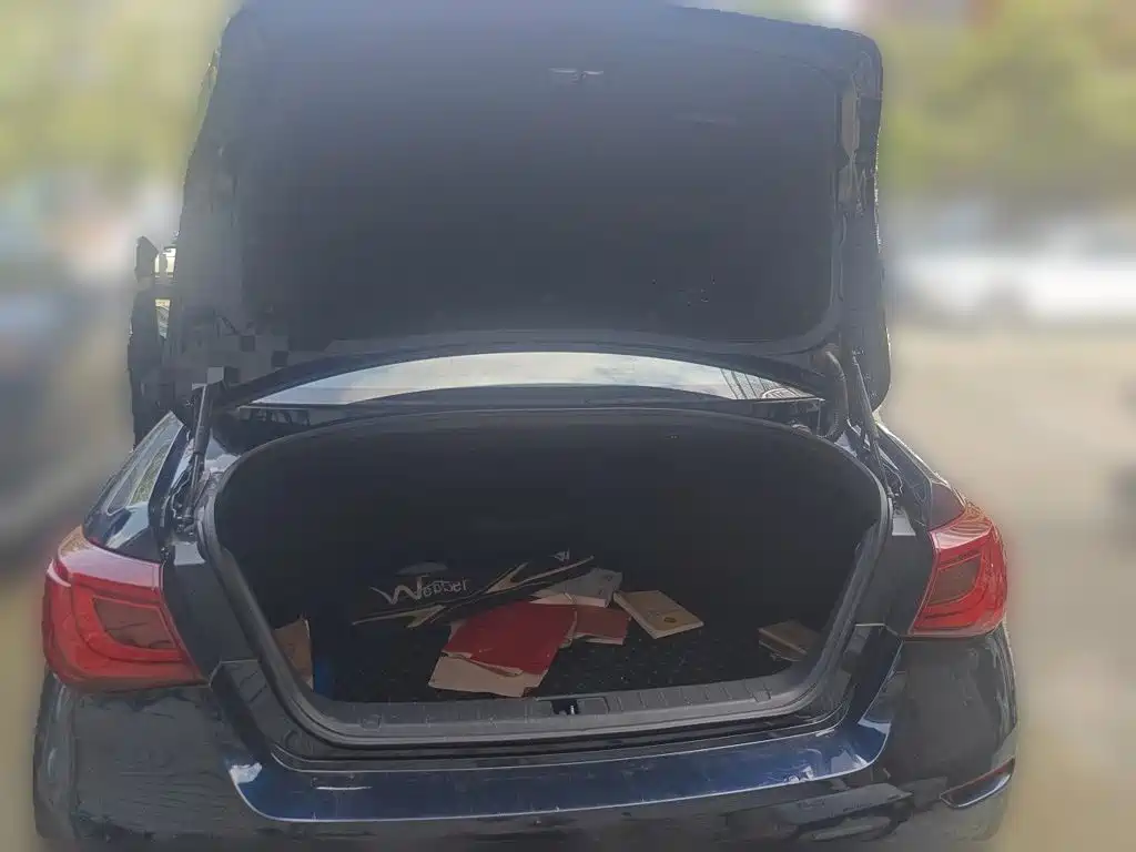 Infiniti Q70 — миниатюра 10