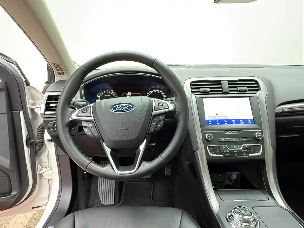 Ford Mondeo - фото 15
