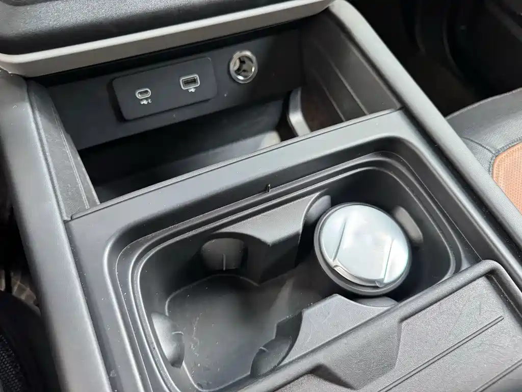 Land Rover Defender — миниатюра 18