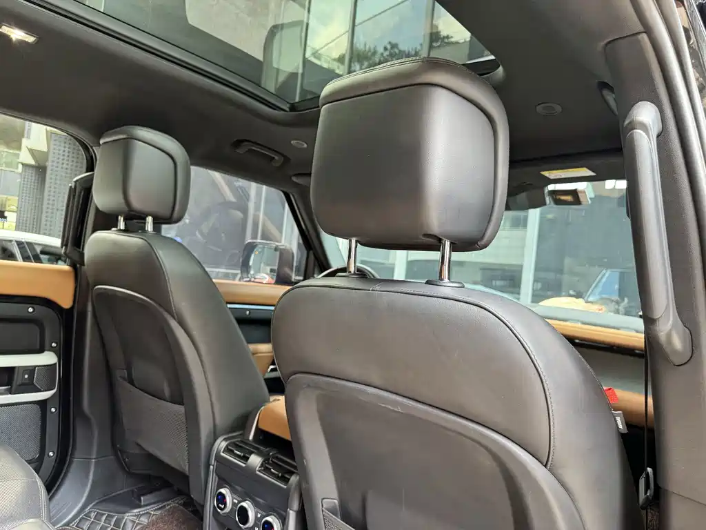 Land Rover Defender — миниатюра 37