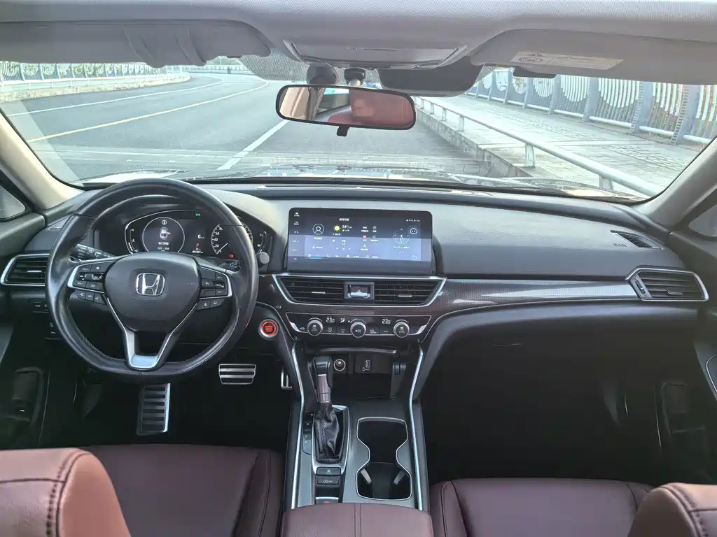 Honda Accord — миниатюра 12