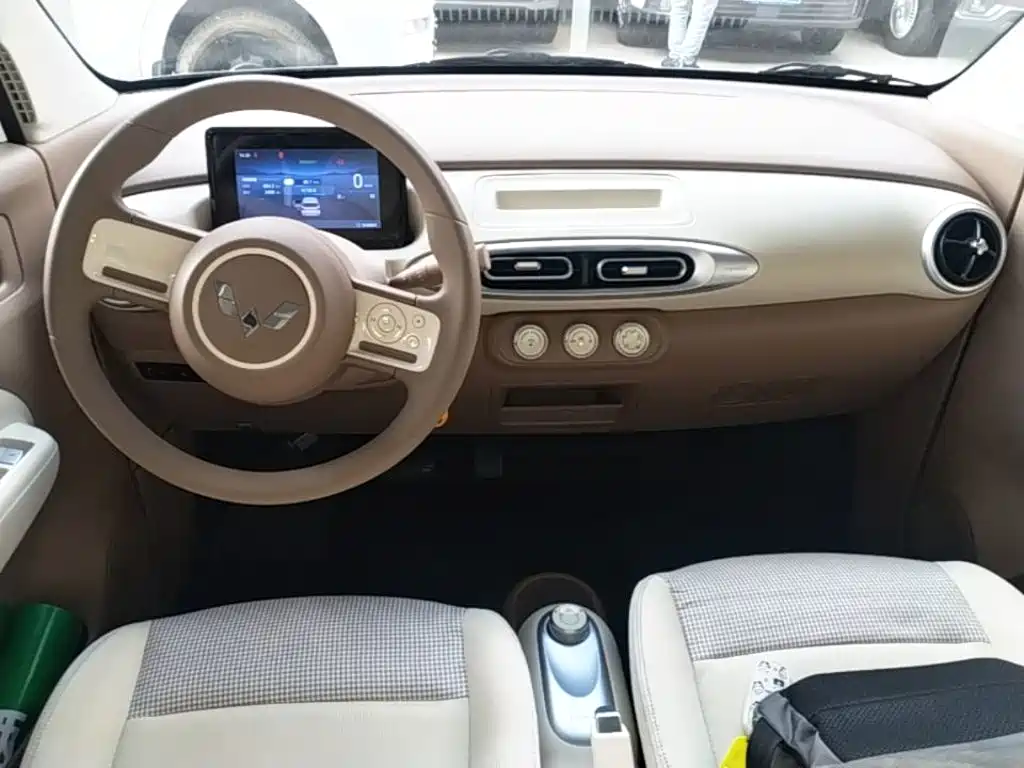 Wuling MINIEV — миниатюра 13