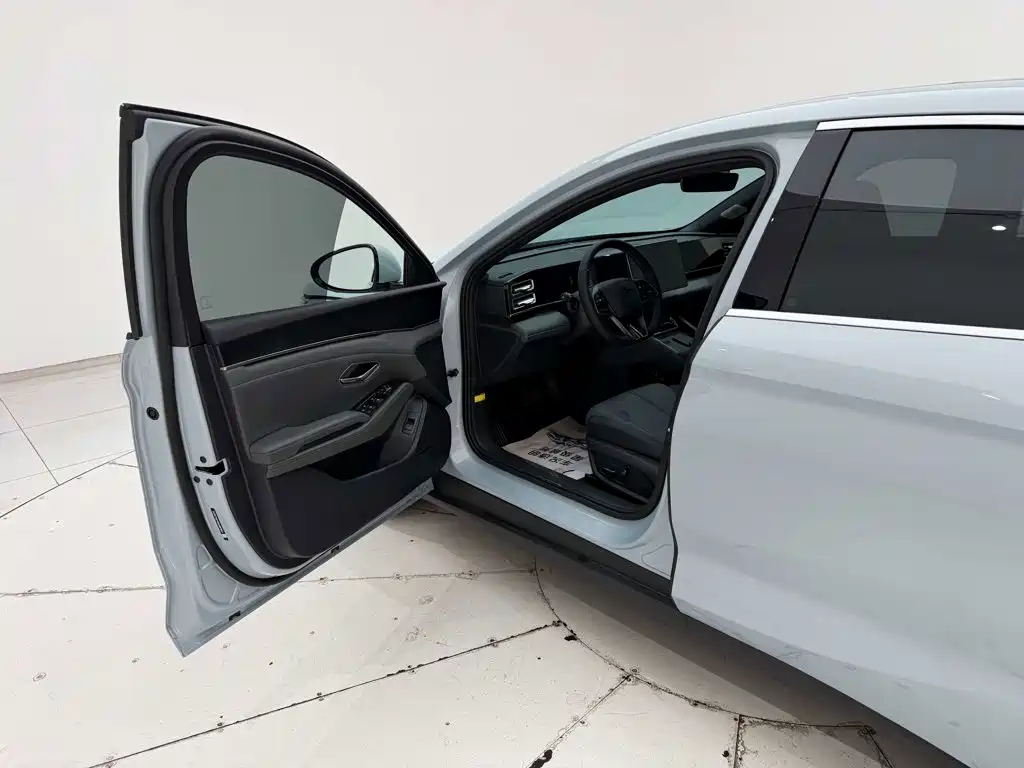 BYD Qin L — миниатюра 14