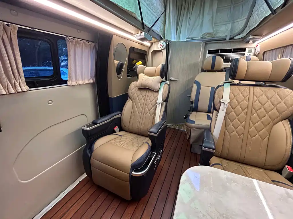 Ford Transit — миниатюра 18