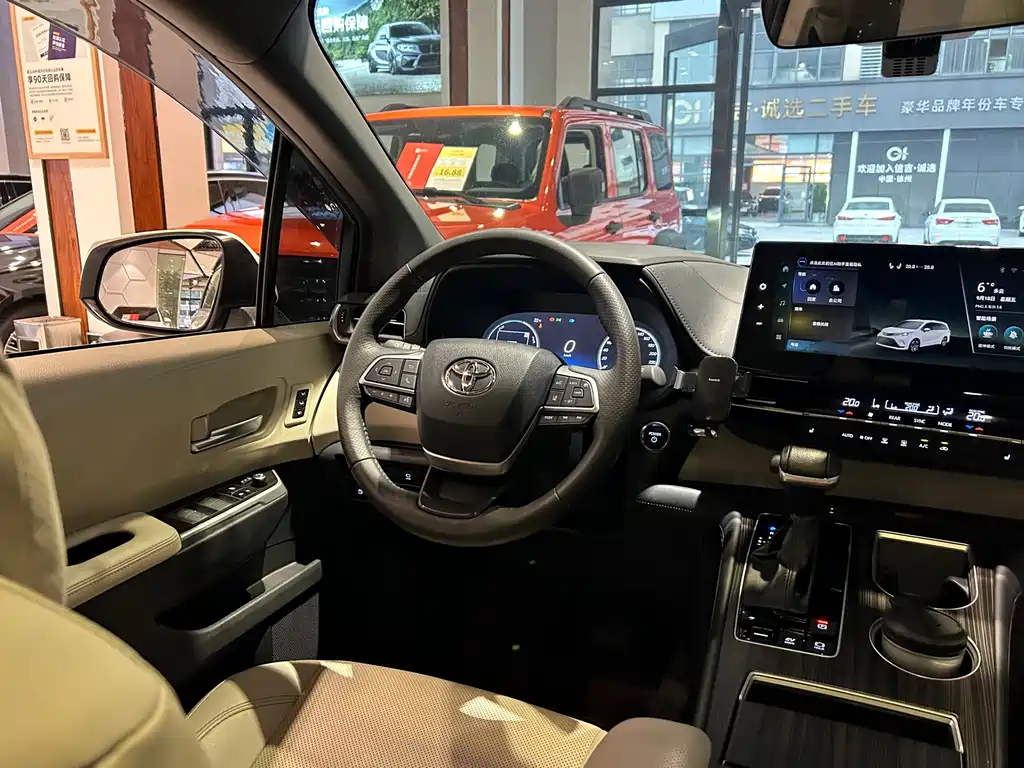Toyota Granvia — миниатюра 22