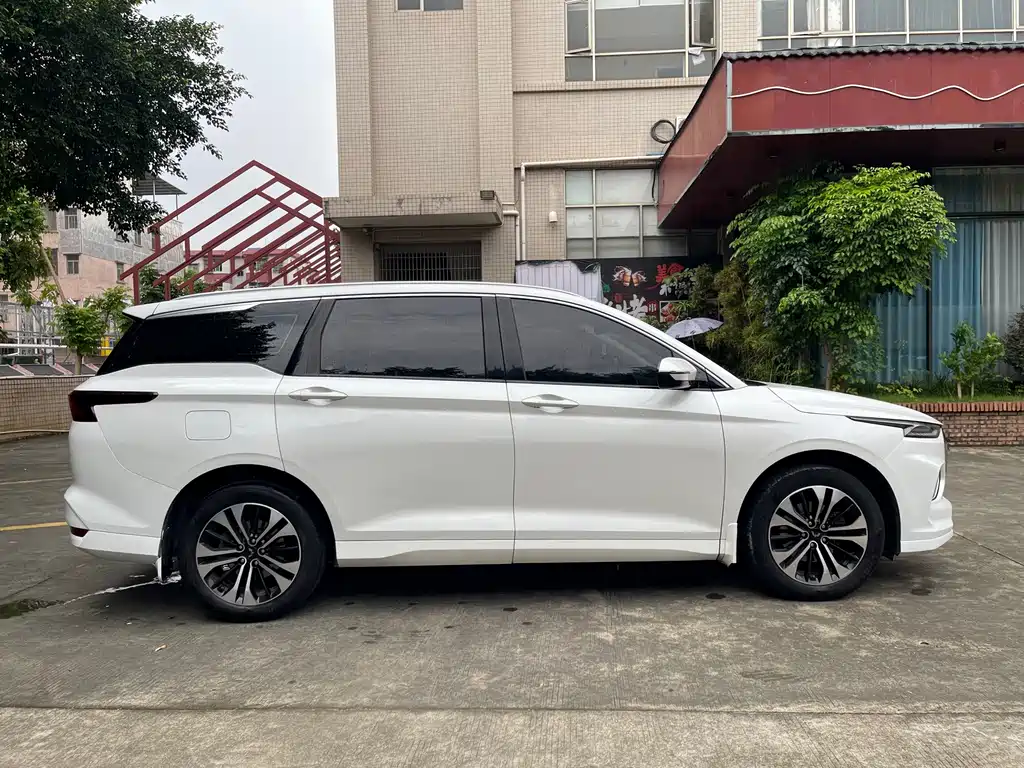 Wuling Victory — миниатюра 8
