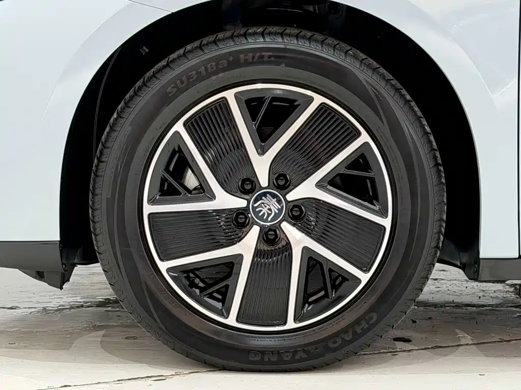 BYD Qin L — миниатюра 10