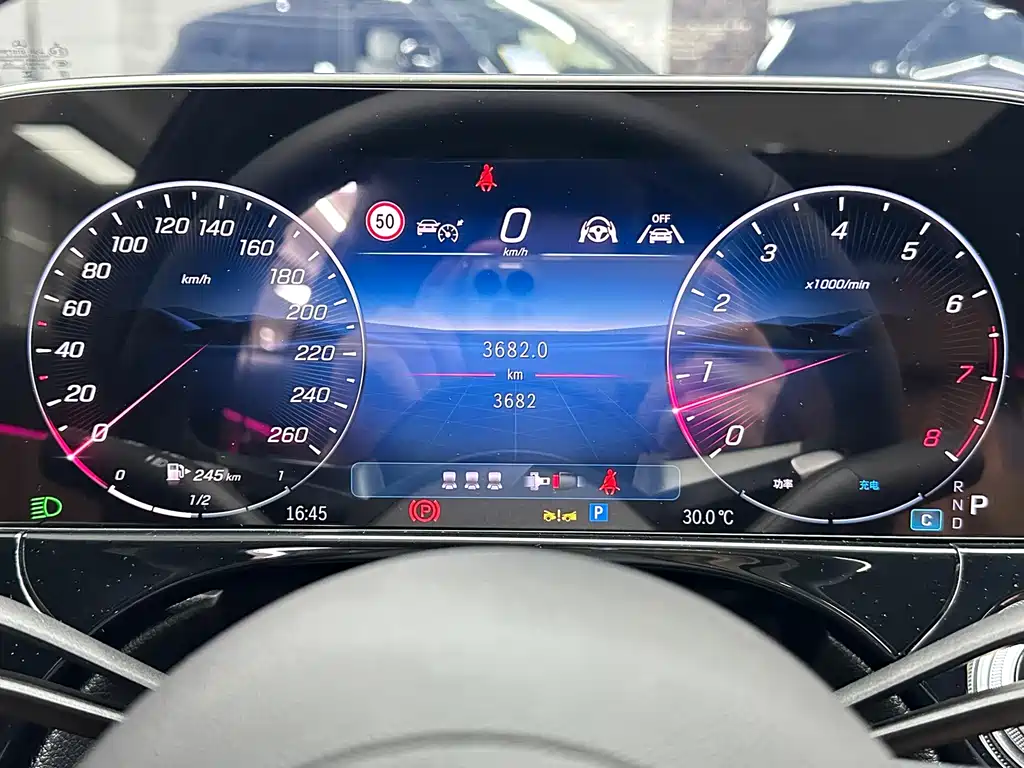 Mercedes-Benz E-Class — миниатюра 19