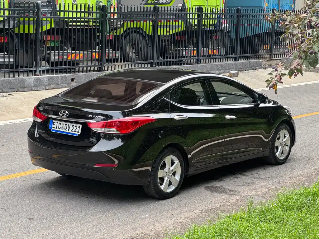 Hyundai Elantra Langdong 1.6L Auto Leading Type, фото 6