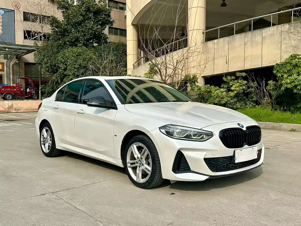 BMW 1 SERIES