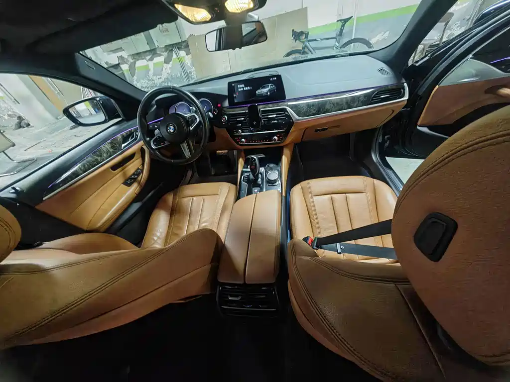 BMW 5 Series — миниатюра 4