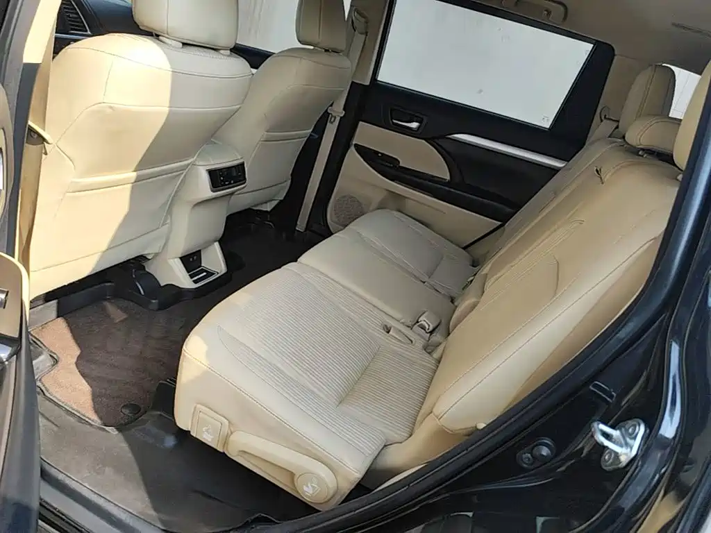 Toyota Highlander — миниатюра 17