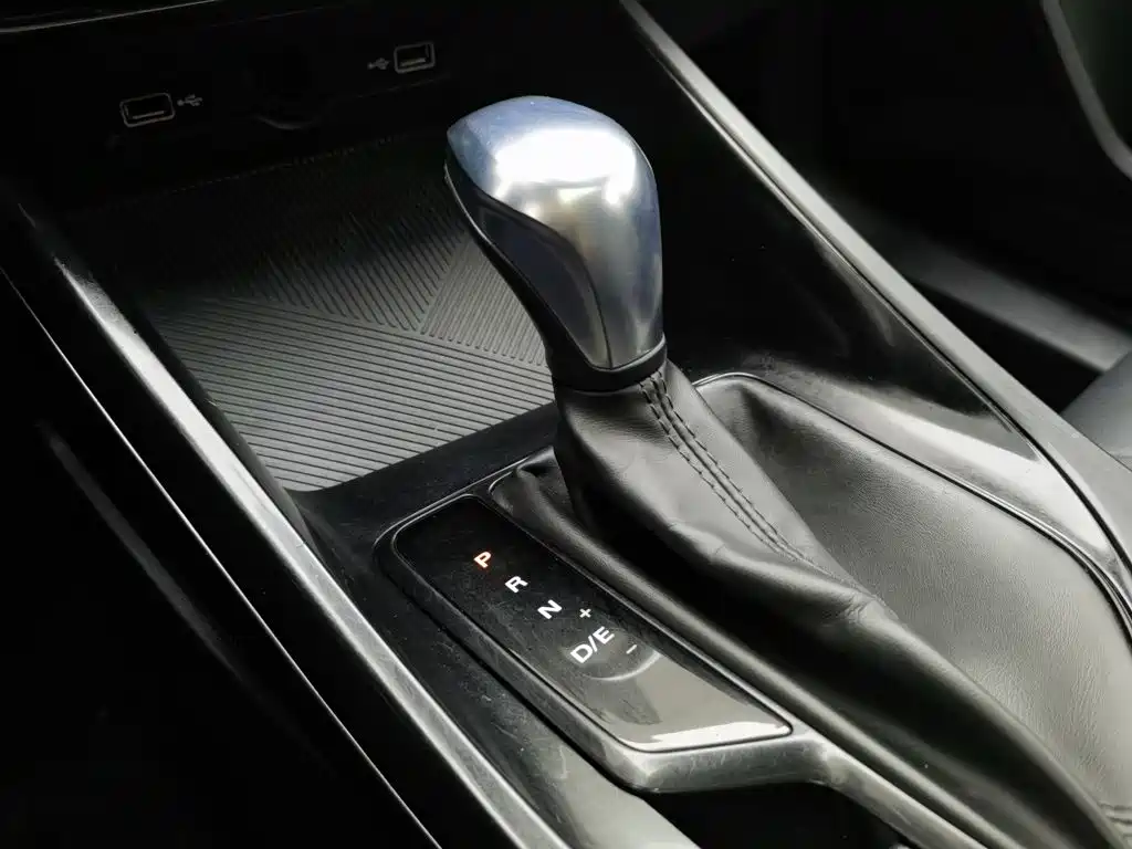 Roewe i5 — миниатюра 13