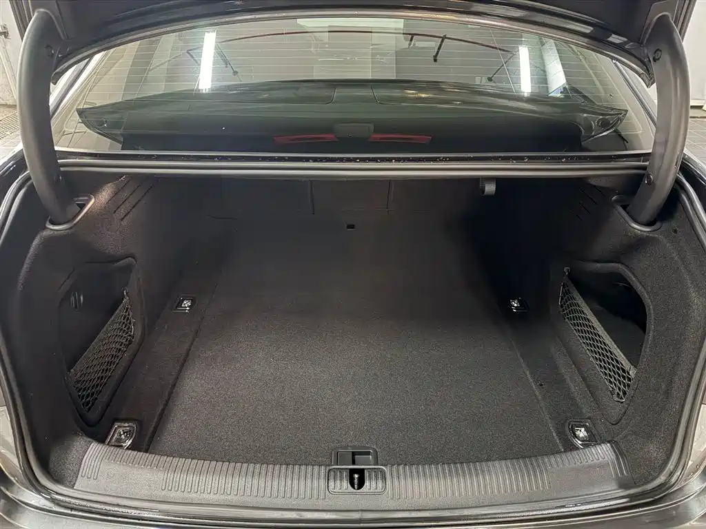 Audi A4L — миниатюра 14