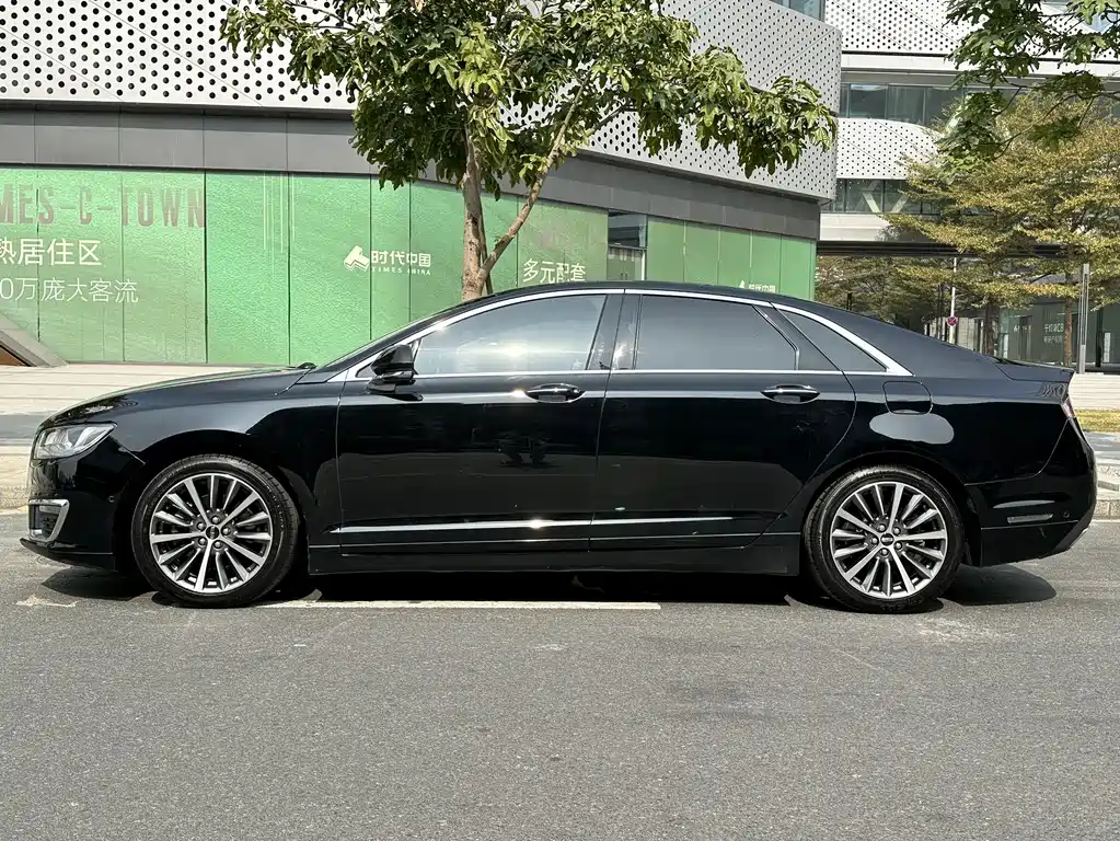 Lincoln MKZ 2018 2.0T