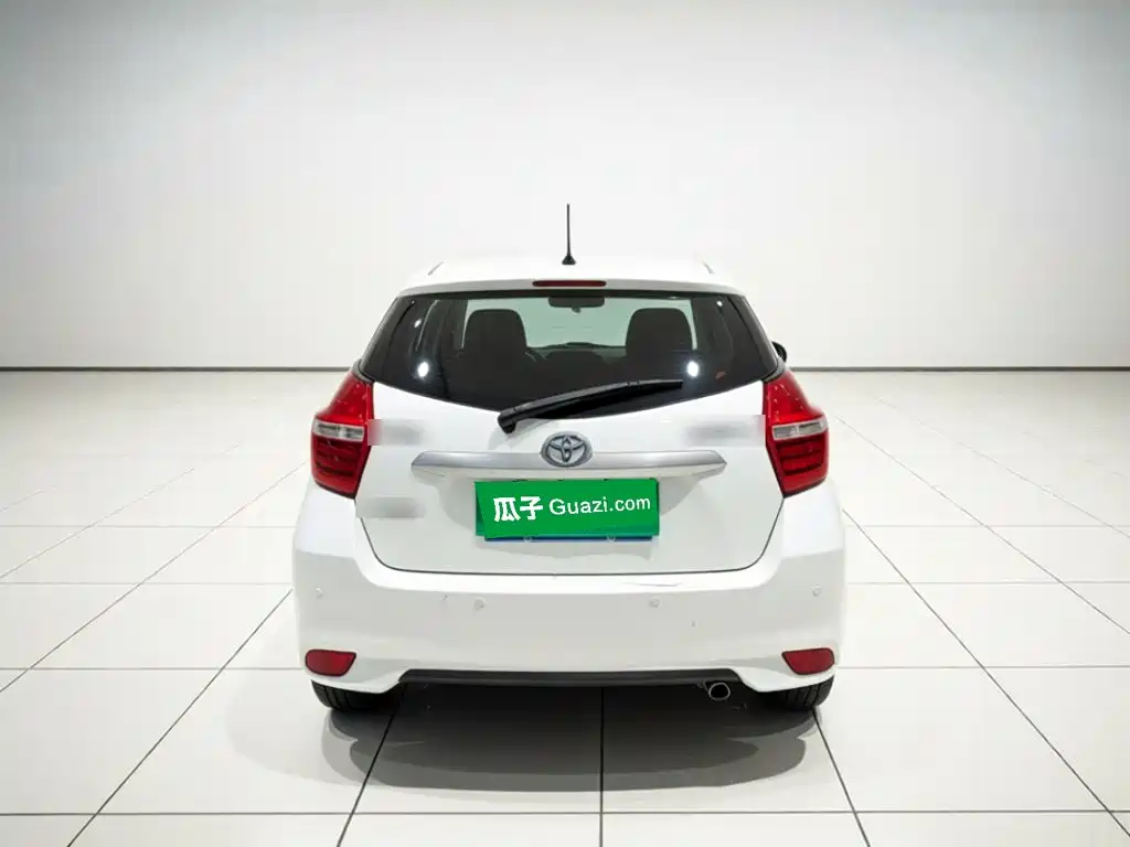 Toyota Yaris L — миниатюра 5