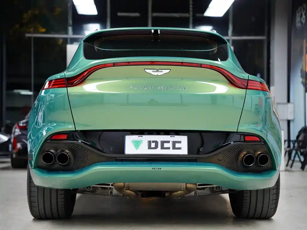 Aston Martin DBX 2023 3.0T STRAIGHT-SIX