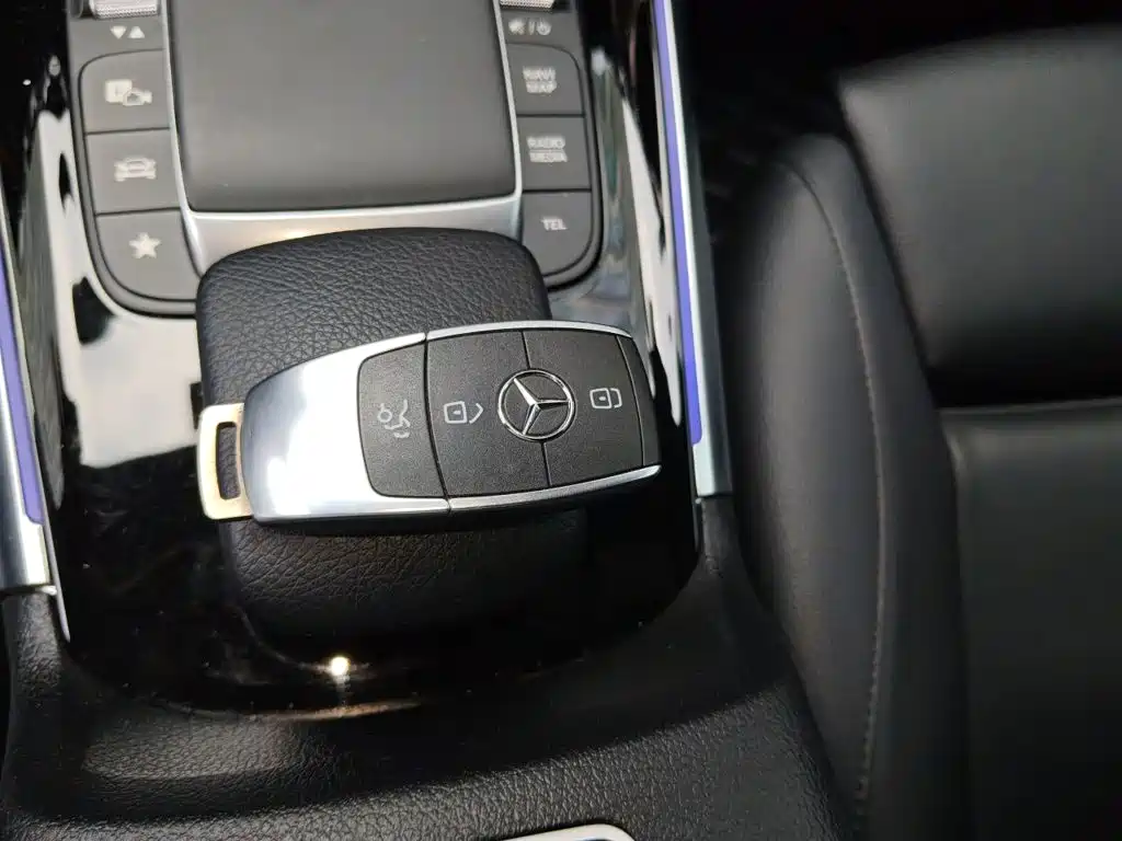 Mercedes-Benz GLB — миниатюра 12