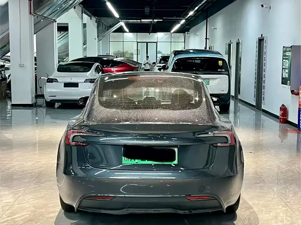 Tesla Model 3 — миниатюра 8