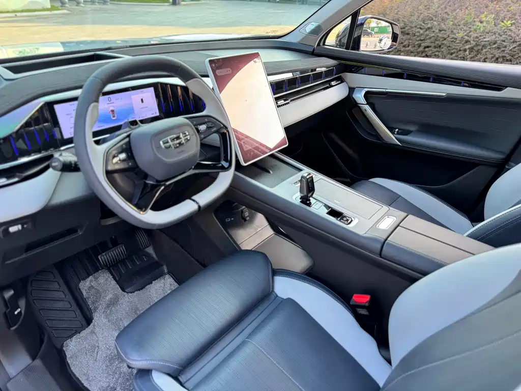 Geely Boyue L — миниатюра 10
