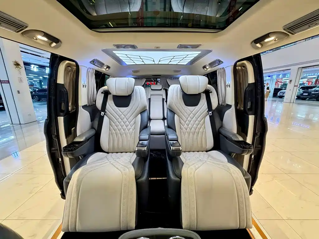 Mercedes-Benz V-Class — миниатюра 18