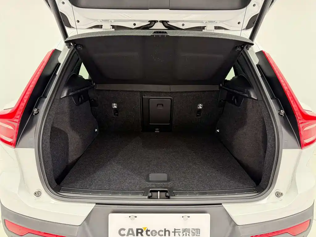 Volvo XC40 — миниатюра 28