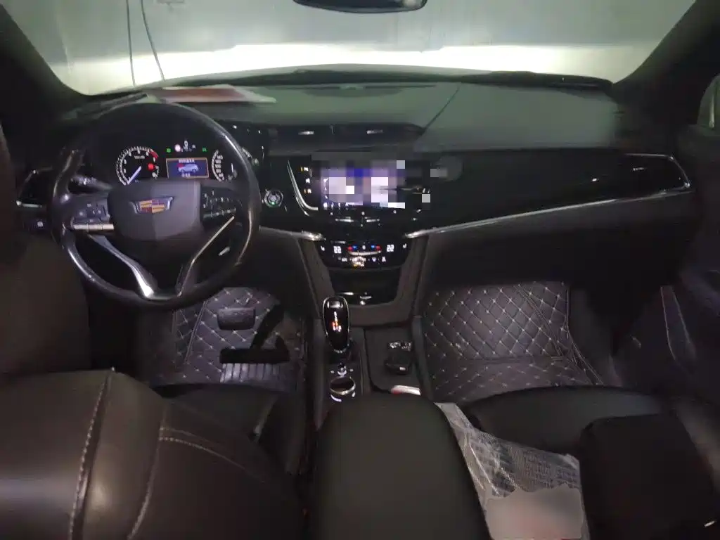 Cadillac XT6 — миниатюра 5