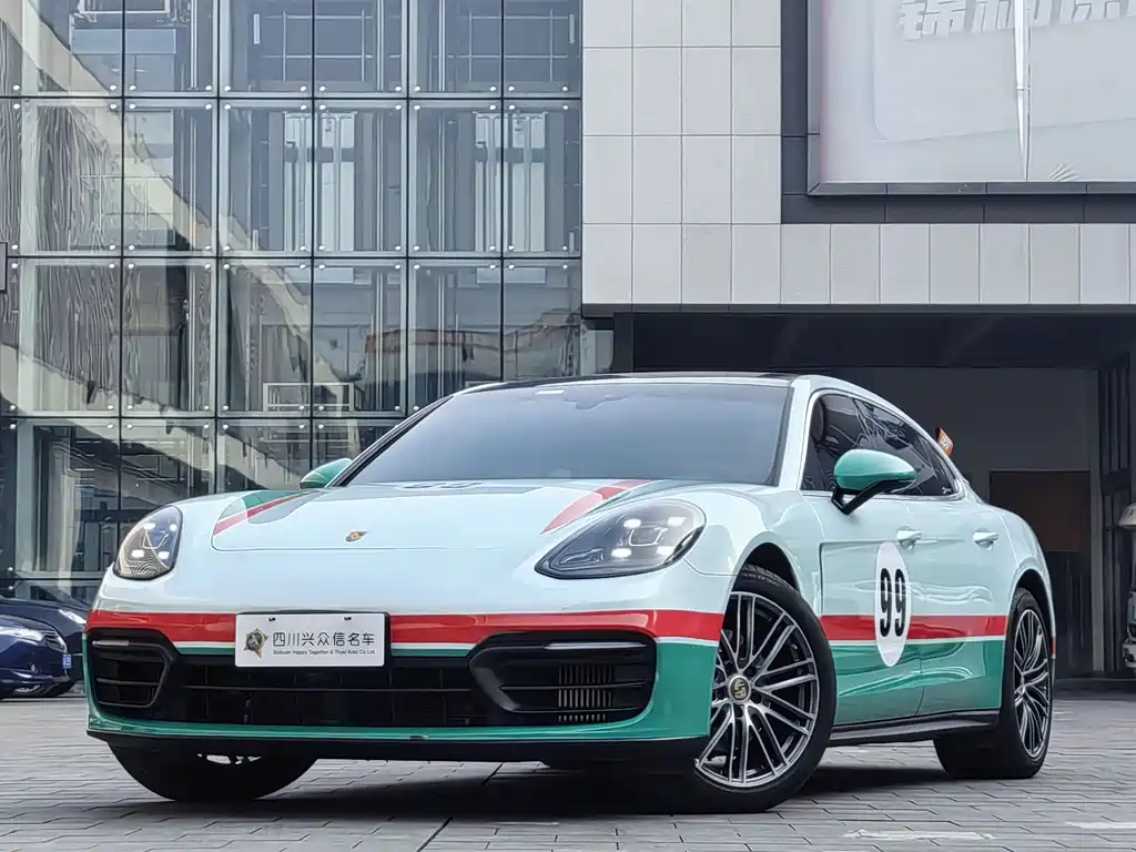 Porsche Panamera 2021