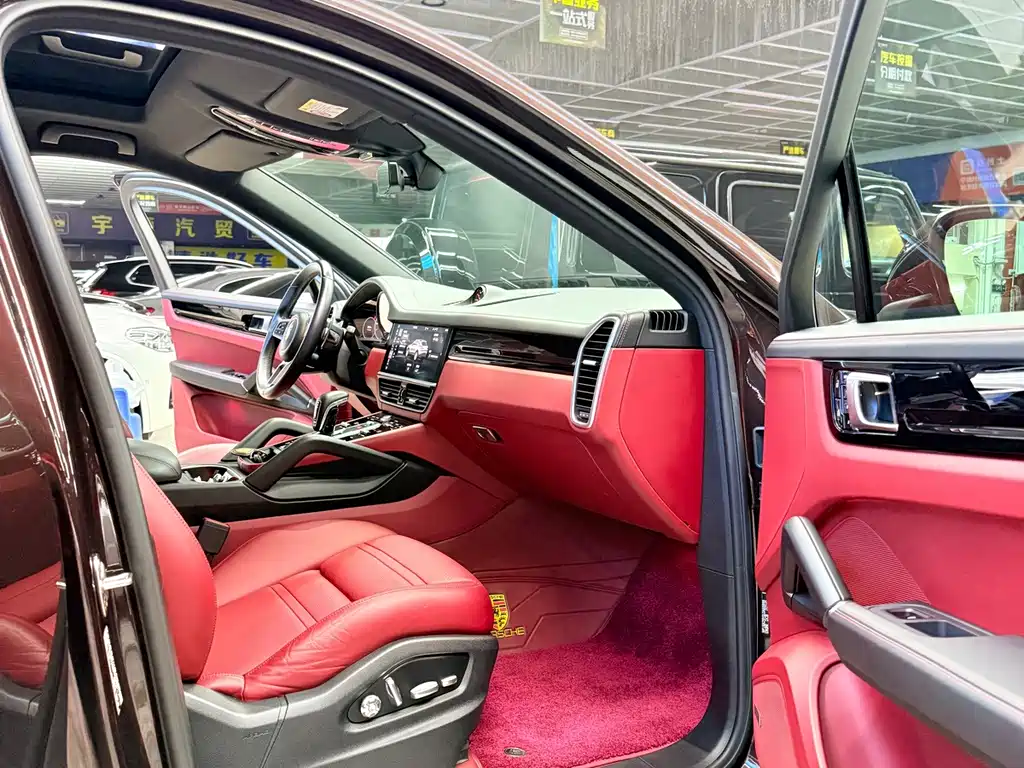 Porsche Cayenne — миниатюра 10