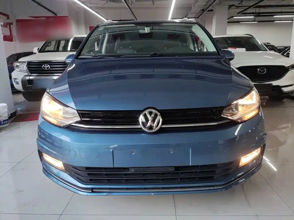 Volkswagen Touran — миниатюра 3