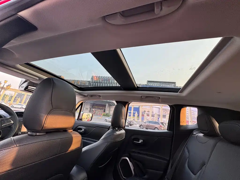 Jeep Renegade — миниатюра 7