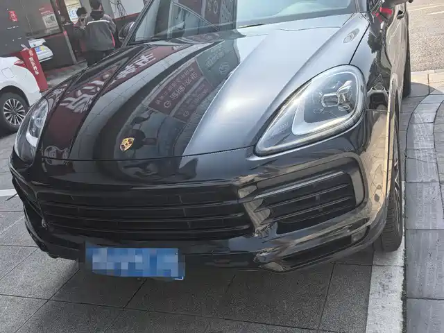 PORSCHE CAYENNE