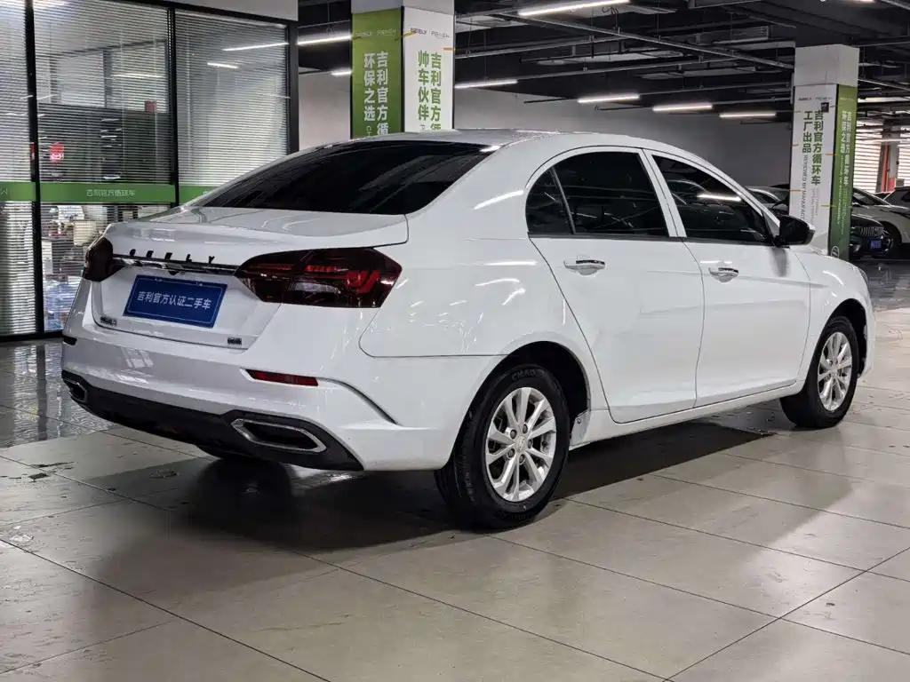 Geely Emgrand — миниатюра 8