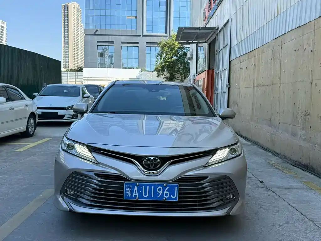 Toyota Camry — миниатюра 11